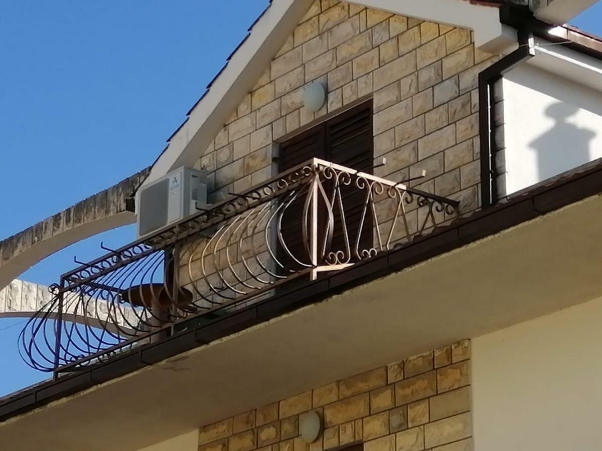 Maribela Apartments Трогир Экстерьер фото